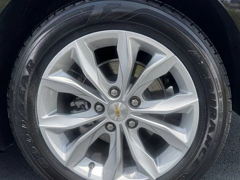 Used 2025 Chevrolet Malibu LT FWD image 14