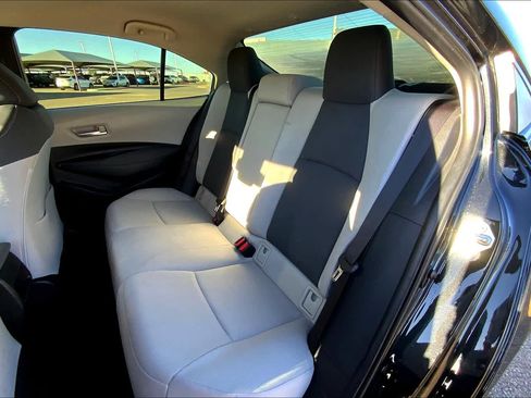 Used 2021 Toyota Corolla LE FWD image 21