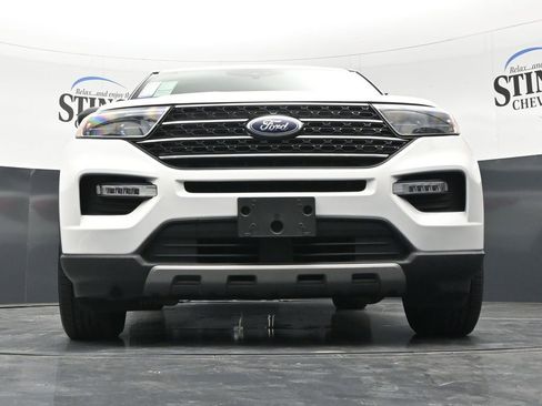 Used 2021 Ford Explorer XLT w/ Equipment Group 202A RWD image 21