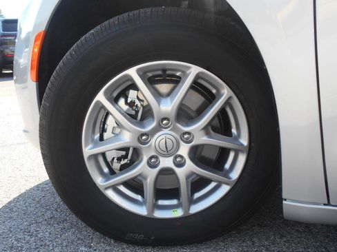 New 2026 Chrysler Pacifica Select image 11