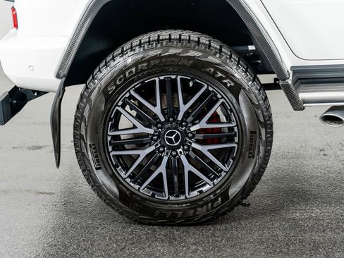 Used 2022 Mercedes-Benz G 63 AMG Squared image 9