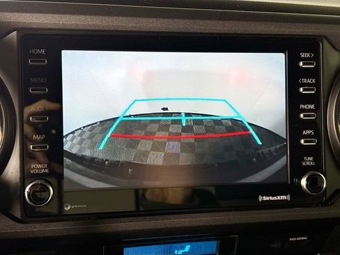 Used 2021 Toyota Tacoma TRD Off-Road image 16