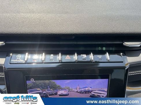 Used 2023 Jeep Grand Cherokee Laredo w/ Luxury Tech Group I AWD/4WD image 40