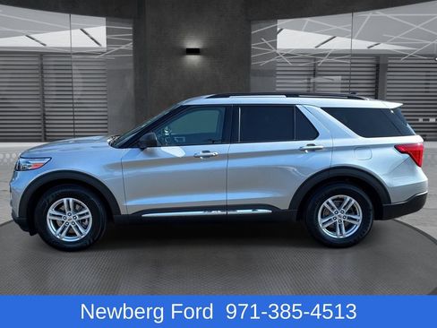Used 2021 Ford Explorer XLT RWD image 8