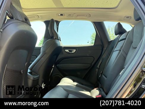 Used 2021 Volvo XC60 T6 Momentum w/ Premium Package AWD/4WD image 22