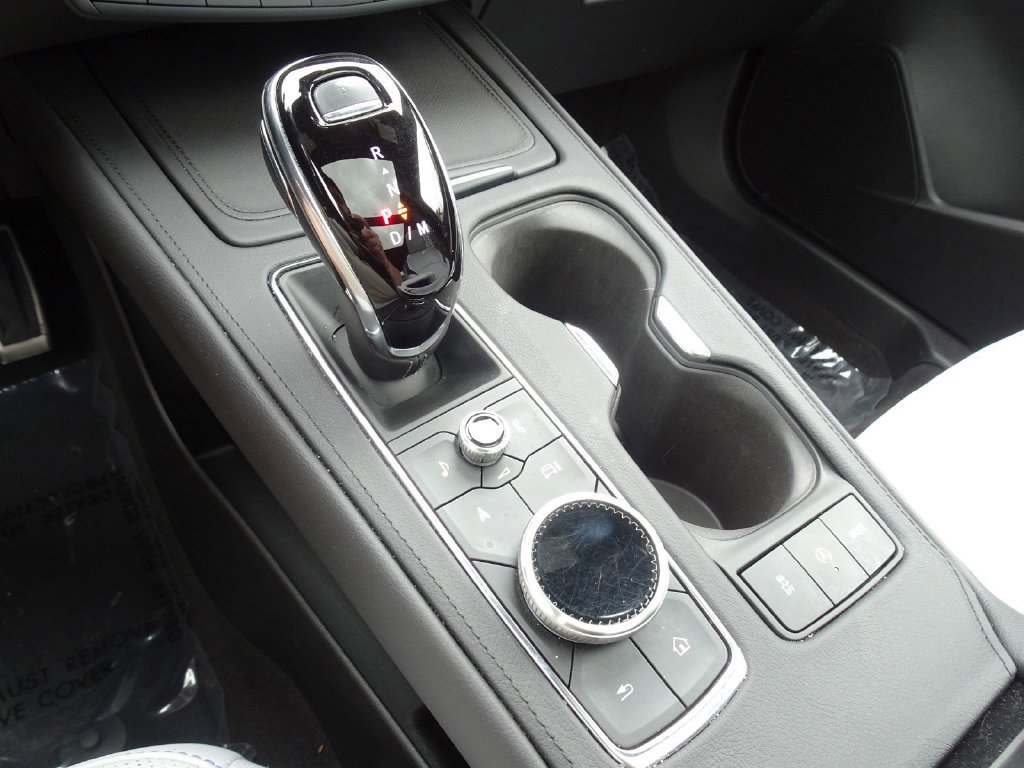 Certified 2024 Cadillac XT4 Sport AWD/4WD image 17