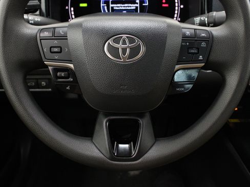 Used 2025 Toyota Camry LE FWD image 23