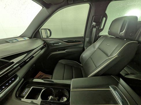 Used 2021 Cadillac Escalade ESV Sport image 32