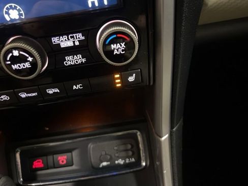 Used 2019 Subaru Ascent Premium w/ Popular Package #3 AWD/4WD image 33