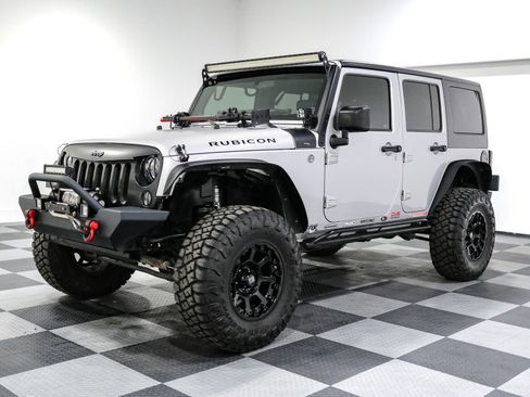 Used 2008 Jeep Wrangler Unlimited Sahara AWD/4WD image 3