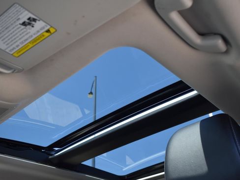 Used 2025 MAZDA CX-50 AWD 2.5 S w/ Premium Package image 10