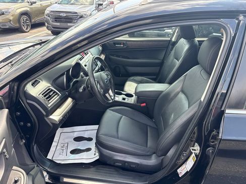 Used 2017 Subaru Outback 2.5i Limited AWD/4WD image 9