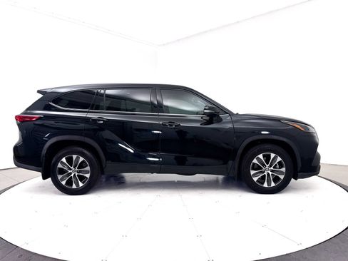 Used 2022 Toyota Highlander XLE FWD image 43