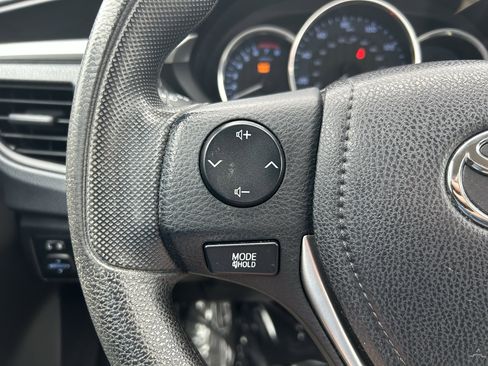 Used 2014 Toyota Corolla L image 16