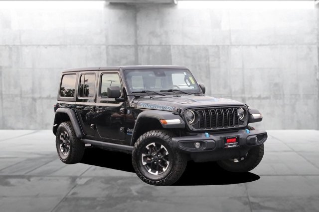 Used 2024 Jeep Wrangler Unlimited Rubicon 4xe AWD/4WD image 2