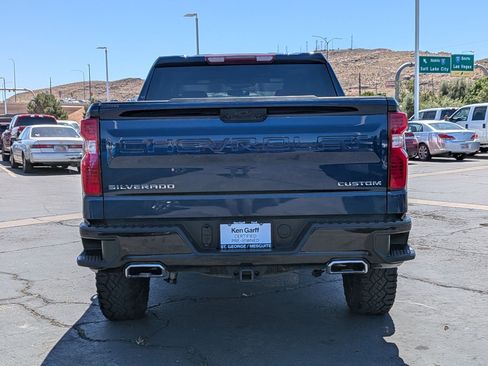 Used 2022 Chevrolet Silverado 1500 Custom Trail Boss AWD/4WD image 4