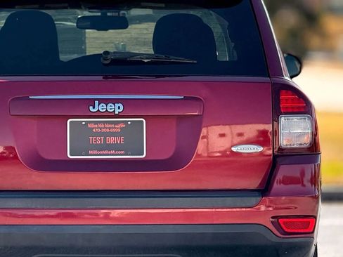 Used 2017 Jeep Compass Latitude image 14