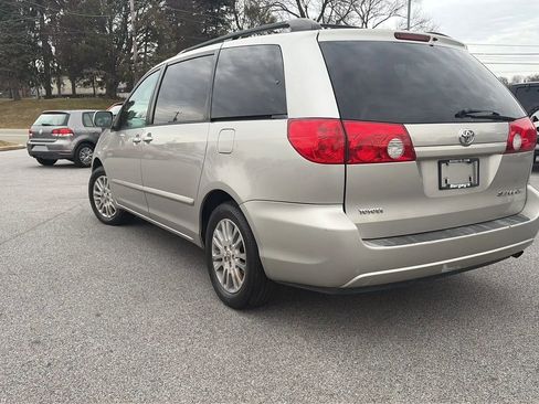 Used 2007 Toyota Sienna XLE Limited image 6