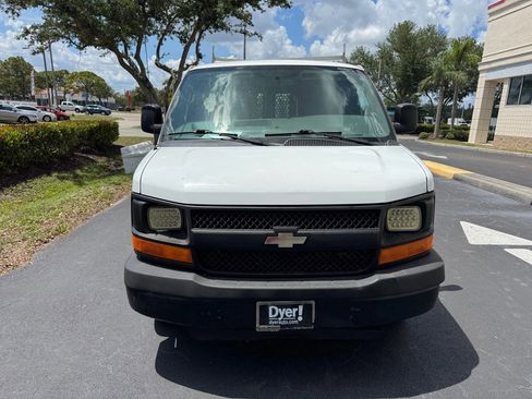 Used 2014 Chevrolet Express 2500 image 2