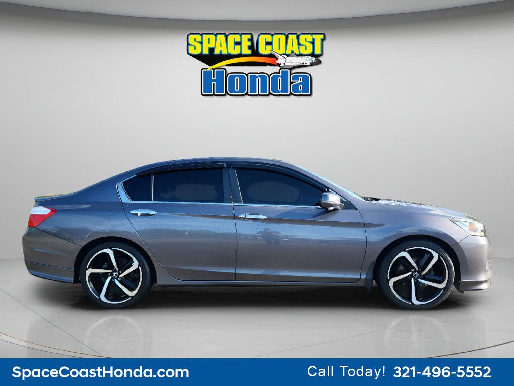 Used 2015 Honda Accord EX image 2