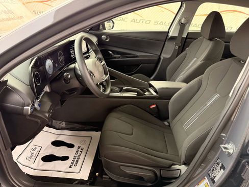 Used 2024 Hyundai Elantra SEL image 15