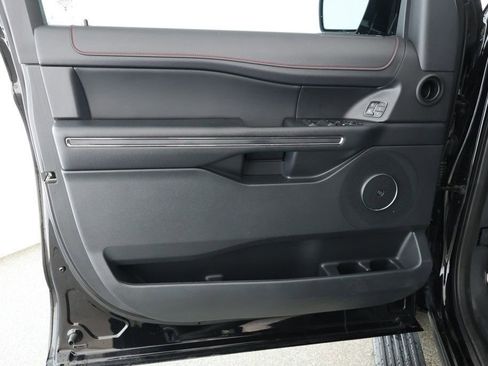 Used 2023 Ford Expedition Limited image 9