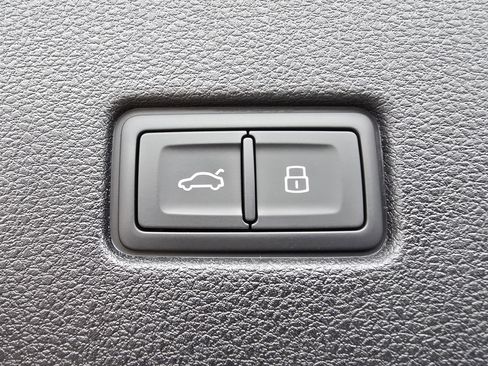 New 2026 Audi Q8 Premium image 18