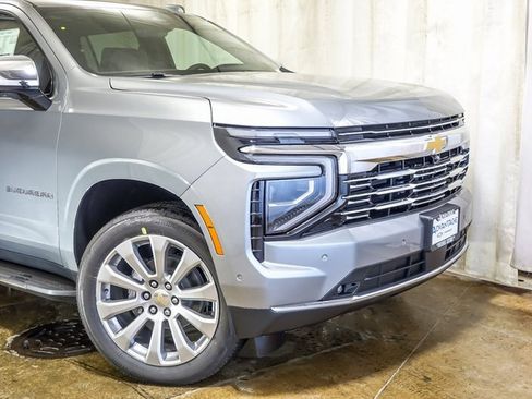 New 2026 Chevrolet Suburban Premier image 3