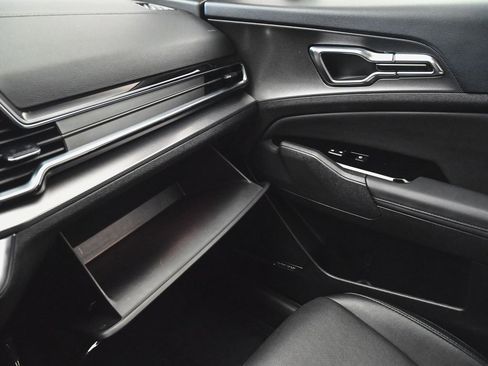 Used 2025 Kia Sportage SX image 20