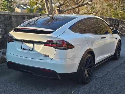 Used 2024 Tesla Model X Plaid image 11