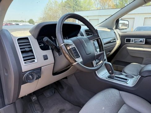 Used 2008 Lincoln MKX AWD image 17