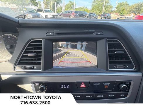 Used 2017 Hyundai Sonata SE FWD image 3