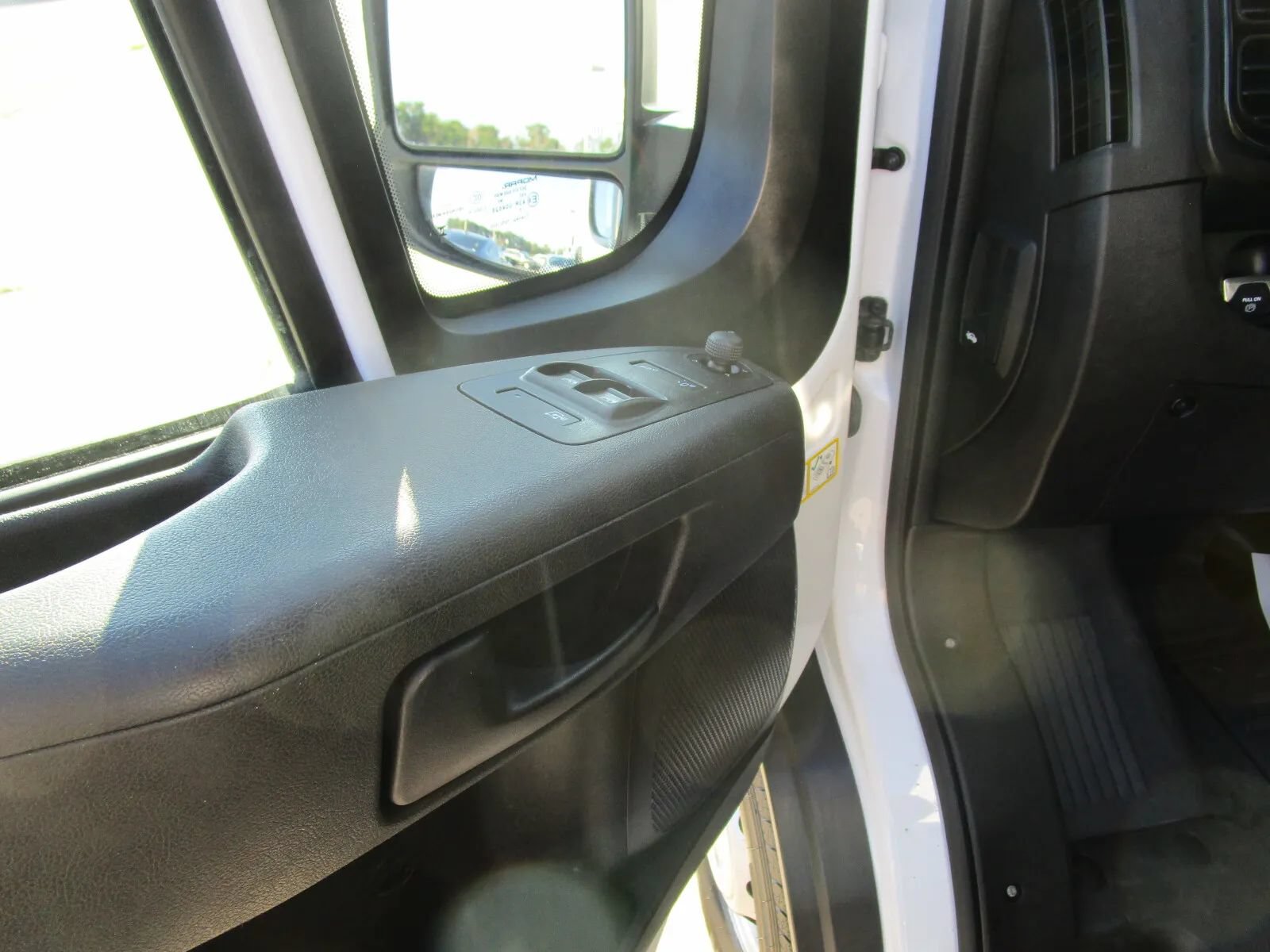 Used 2023 RAM ProMaster 2500 FWD image 13