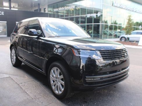 Used 2025 Land Rover Range Rover SE image 8