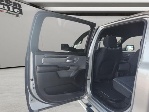 Used 2022 RAM 1500 Big Horn AWD/4WD image 7