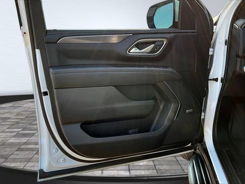 Used 2022 GMC Yukon XL AT4 AWD/4WD image 22
