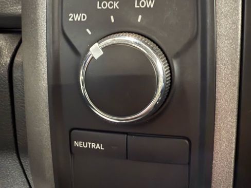 Used 2018 RAM 2500 Tradesman w/ Chrome Appearance Group image 17