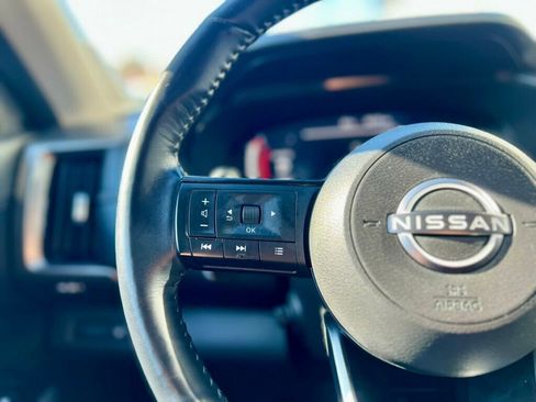 Used 2022 Nissan Pathfinder Platinum w/ Cargo Package image 16