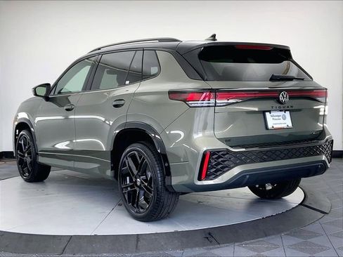 New 2026 Volkswagen Tiguan SE R-Line AWD/4WD image 2