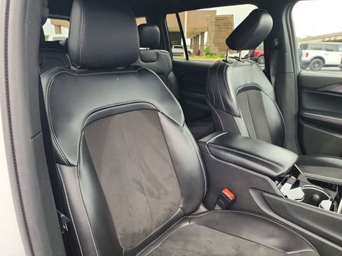Used 2023 Jeep Grand Cherokee L Laredo AWD/4WD image 13