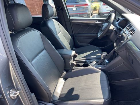 Used 2022 Volkswagen Tiguan SE R-Line image 23