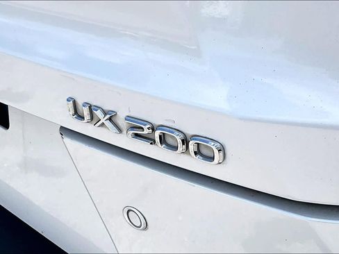 Used 2021 Lexus UX 200 w/ Accessory Package (Z1) FWD image 10