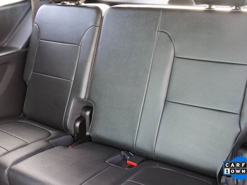 Used 2022 Chevrolet Traverse LT image 14