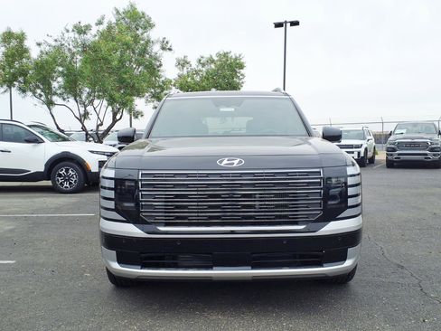New 2026 Hyundai Palisade Calligraphy FWD image 2