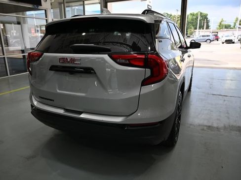 Used 2021 GMC Terrain SLT w/ Elevation Edition FWD image 5