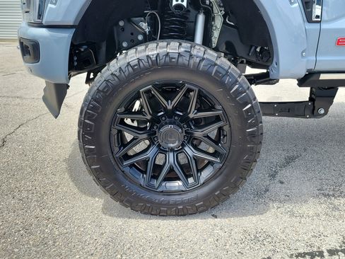 Used 2024 Ford F250 Platinum AWD/4WD image 5