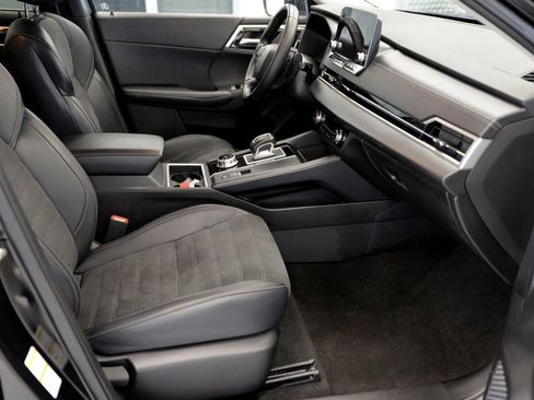 Used 2024 Mitsubishi Outlander SE image 30