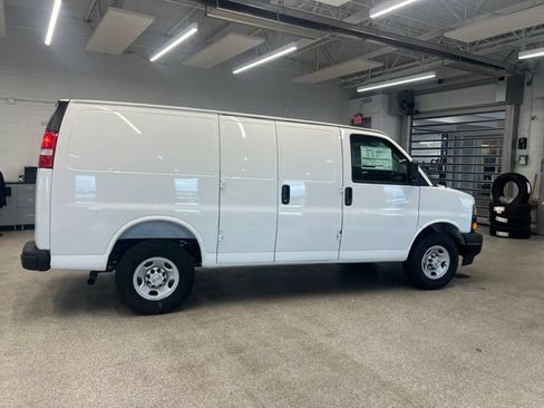 New 2026 Chevrolet Express 2500 w/ Driver Convenience Package RWD image 4