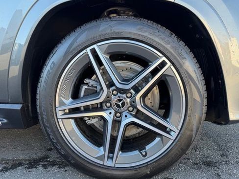 New 2026 Mercedes-Benz GLS 450 4MATIC image 9