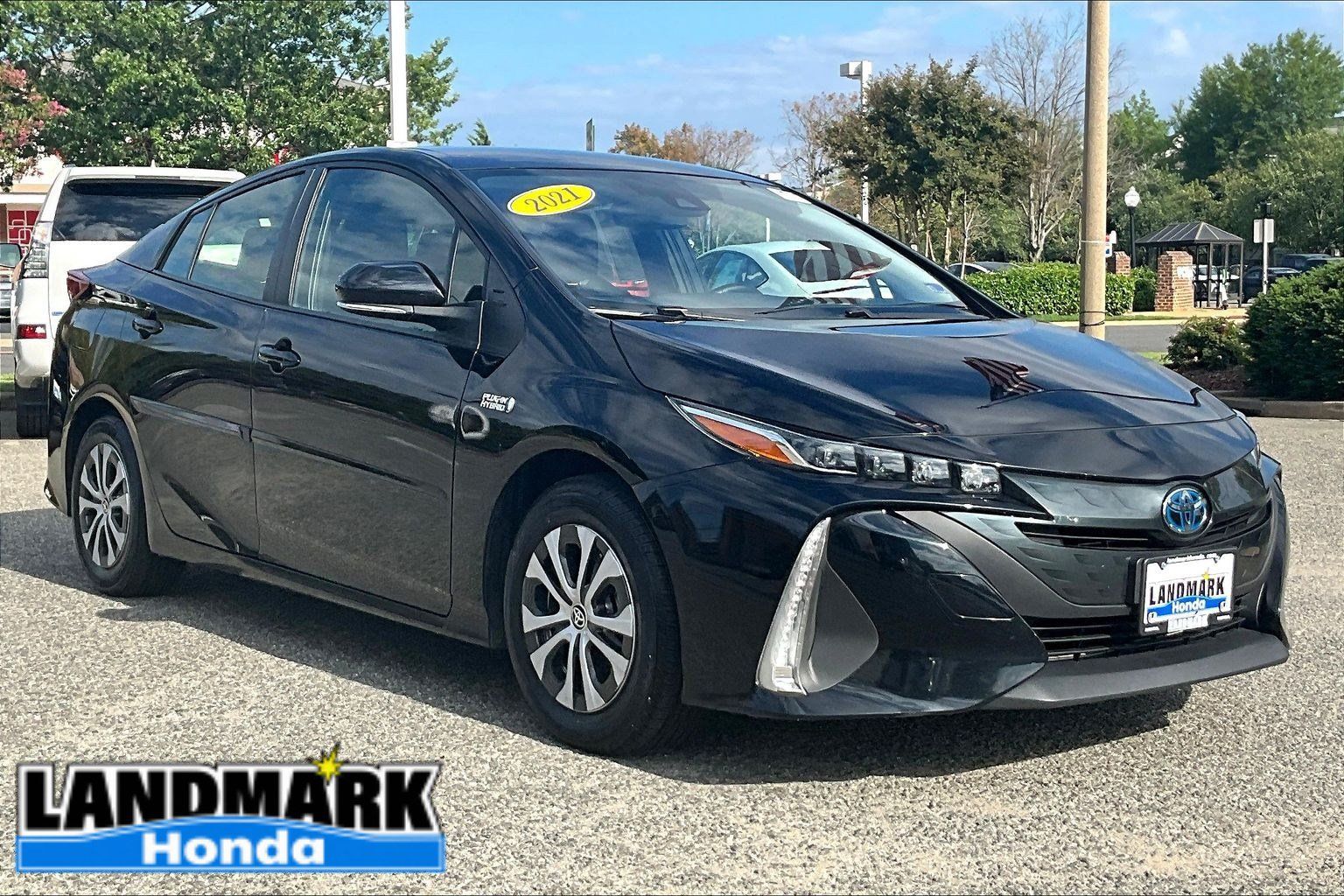 Used 2021 Toyota Prius Prime LE w/ Carpet Mat Package (TMS) FWD image 11